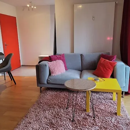 Cosy & Central, Lovely Terrace Over River & Park Daire *