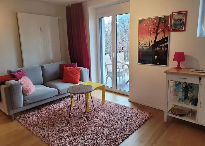 Apartment Cosy & Central, Lovely Terrace Over River & Park Zurich