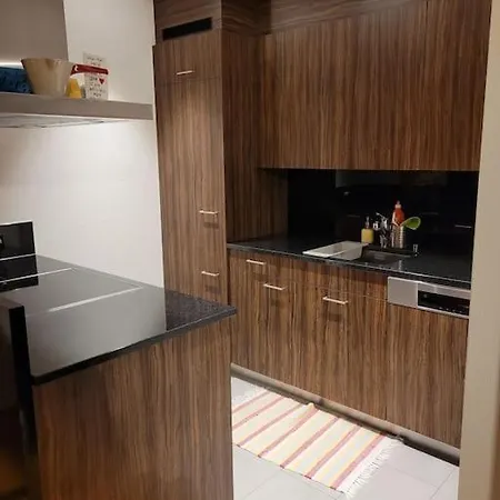 Cosy & Central, Lovely Terrace Over River & Park Apartman *