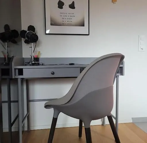 Cosy & Central, Lovely Terrace Over River & Park *